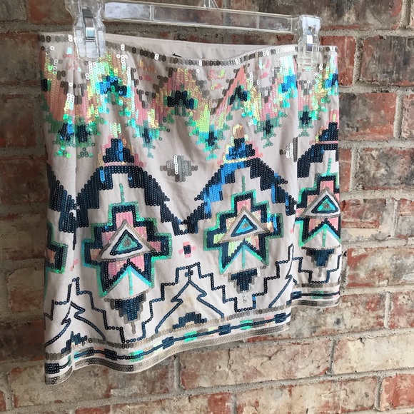 {EXPRESS} Aztec Tribal Pattern Mini Skirt - Picture 3 of 8